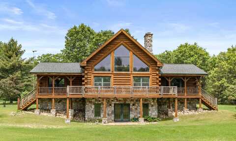 W4380 BLACKHAWK Avenue, REDGRANITE, WI 54970
