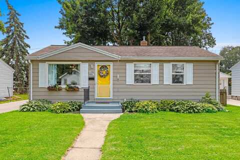 967 DENIS Place, GREEN BAY, WI 54303