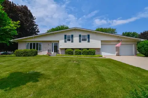 2410 E RIVER Drive, GREEN BAY, WI 54301