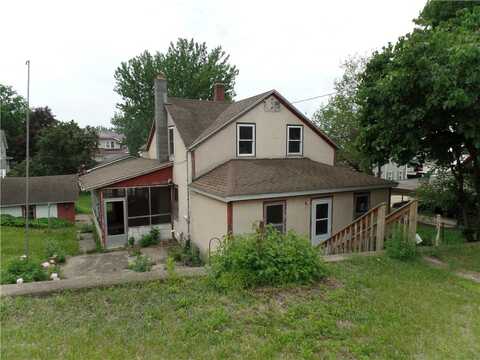 413 4th Avenue E, Durand, WI 54736