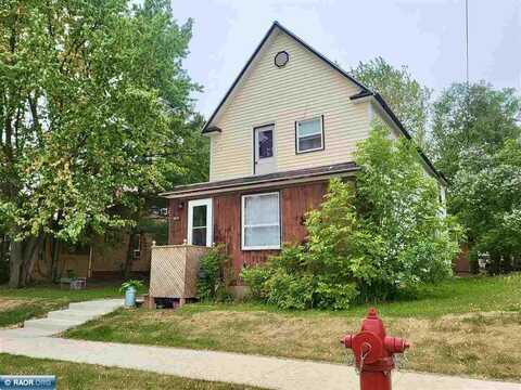 1014 N 6th Ave, Virginia, MN 55792