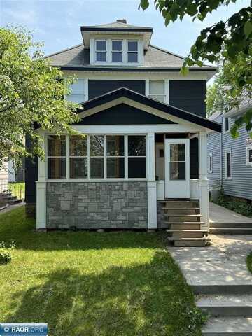 810 Adams Ave, Eveleth, MN 55734