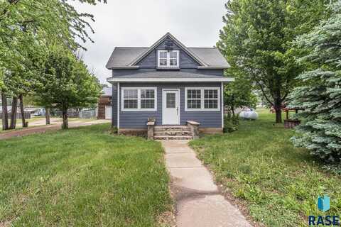 136 E Main St, Irene, SD 57037