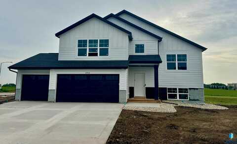 2900 S Copper Creek Ave, Sioux Falls, SD 57110