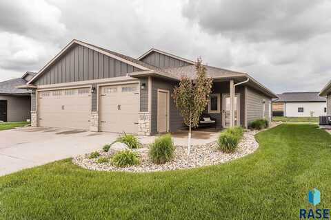 252 Devitt Dr, Harrisburg, SD 57032
