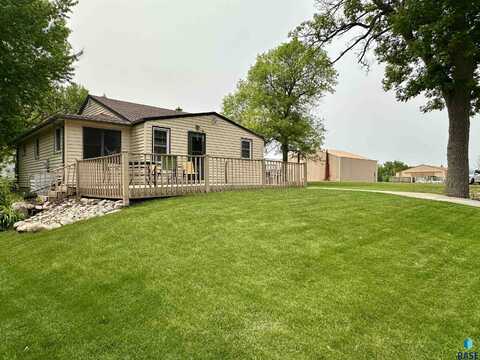104 E 1st St, Hardwick, MN 56134