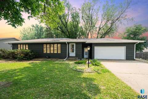 1205 S Dale Dr, Sioux Falls, SD 57110