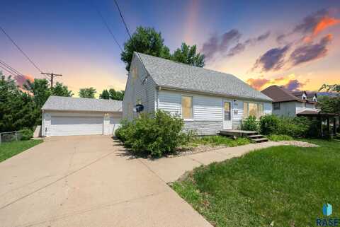 1422 E 17th St, Sioux Falls, SD 57104