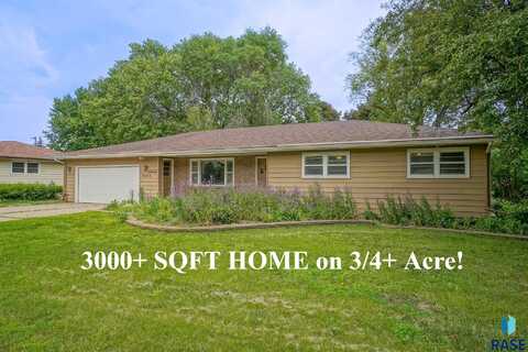 4608 E 21st St, Sioux Falls, SD 57110