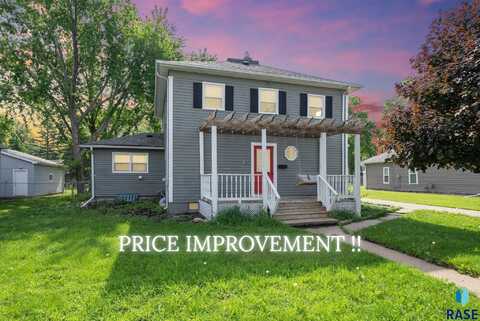 606 N 3rd St, Beresford, SD 57004