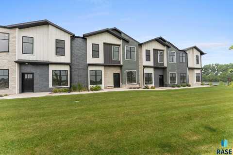 104 N Bryggen Pl, Sioux Falls, SD 57107