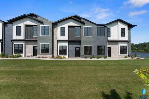 106 N Bryggen Pl, Sioux Falls, SD 57107