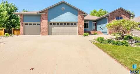 3709 S Pillsberry Ave, Sioux Falls, SD 57103