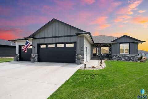 430 Andrew Ave, Harrisburg, SD 57032