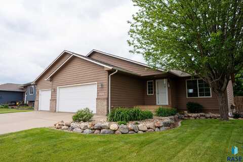 204 W Mountain Ash St, Brandon, SD 57005