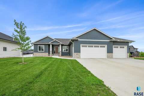 5604 E Daybreak Cir, Sioux Falls, SD 57110