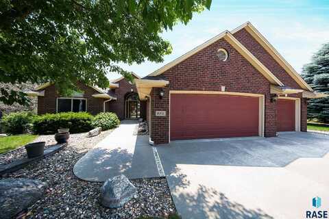 6811 E Split Rock Cir, Sioux Falls, SD 57110