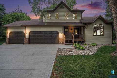 7604 E Palomino Rd, Sioux Falls, SD 57110