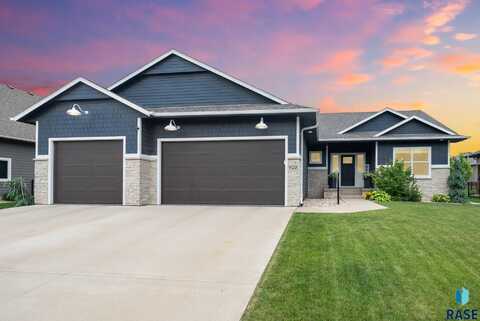 920 S Torrey Pine Ln, Sioux Falls, SD 57110