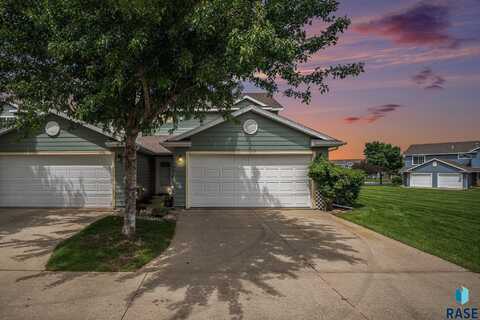 5300 W Sourwood Pl, Sioux Falls, SD 57107