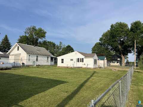 222 Central Ave, Kenneth, MN 56147