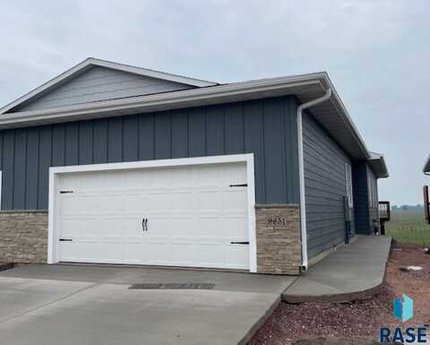 9651 W Tunis Dr, Sioux Falls, SD 57106