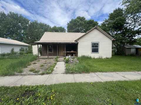 203 Dunham St, Valley Springs, SD 57068
