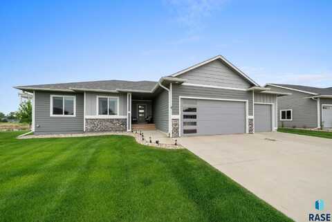 935 N Spencer Ln, Tea, SD 57064