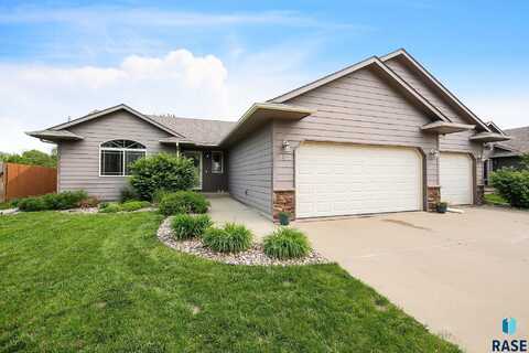 702 Saint Gregory St, Harrisburg, SD 57032