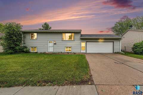 5909 W Bakker Park Dr, Sioux Falls, SD 57106