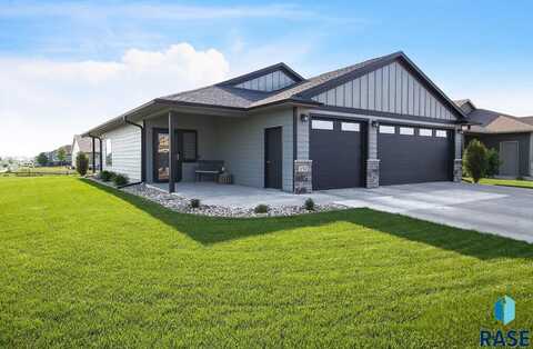 150 Devitt Dr, Harrisburg, SD 57032