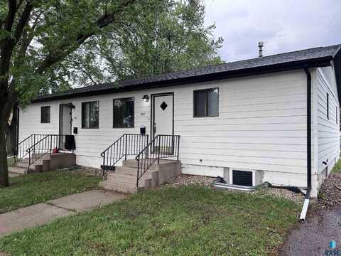 704 W Bailey St, Sioux Falls, SD 57104