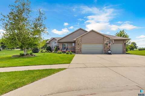 504 Wild Tree Cir, Crooks, SD 57020