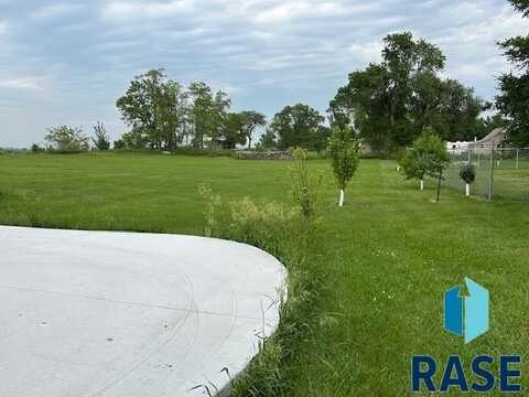 660 N Main St, Parker, SD 57053