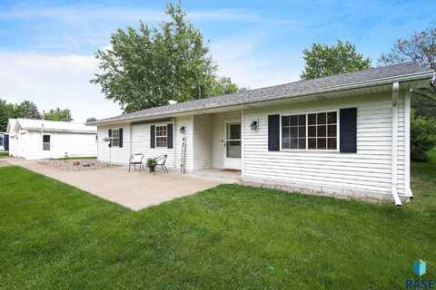 610 S Garfield St, Lennox, SD 57039