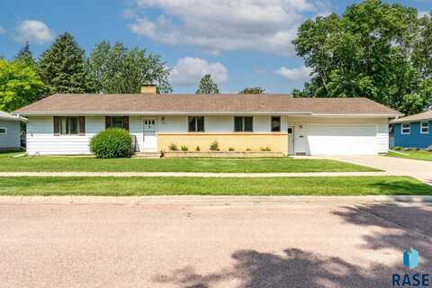 207 S 11th St, Beresford, SD 57004