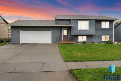 4004 S Klein Ave, Sioux Falls, SD 57106