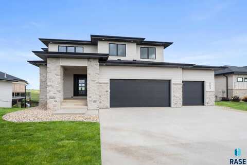 6604 E Hawker Cir, Sioux Falls, SD 57110