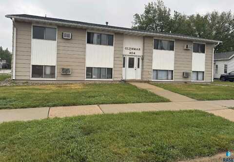 404 E 4th St, Canton, SD 57013