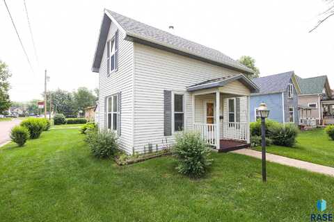 228 N Broadway St, Canton, SD 57013