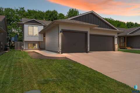 8004 W Vista Park St, Sioux Falls, SD 57106