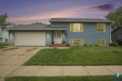 6204 W Jordan Dr, Sioux Falls, SD 57106