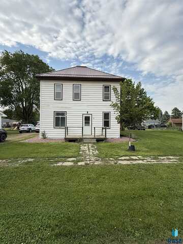 208 E Washington St, Marion, SD 57043