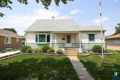 513 S Elmwood Ave S, Sioux Falls, SD 57104