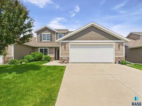 206 E 82nd Pl, Sioux Falls, SD 57108