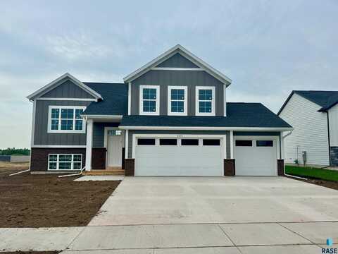 6105 W Valentine St, Sioux Falls, SD 57107