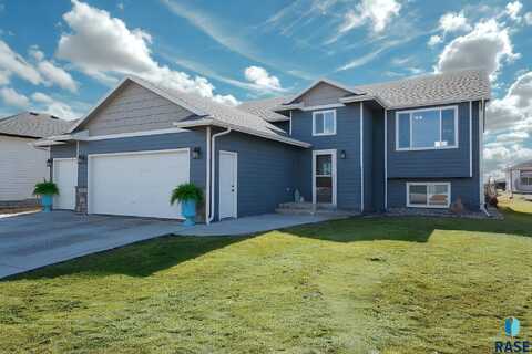 109 Patricia St, Harrisburg, SD 57032
