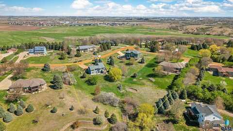 8409 Sunset Cir, Brandon, SD 57005