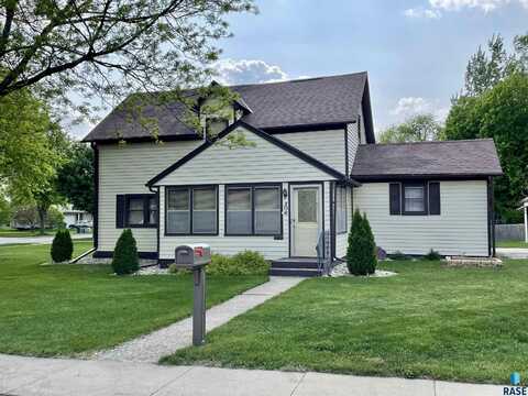 206 S Cottage Grove Ave, Luverne, MN 56156