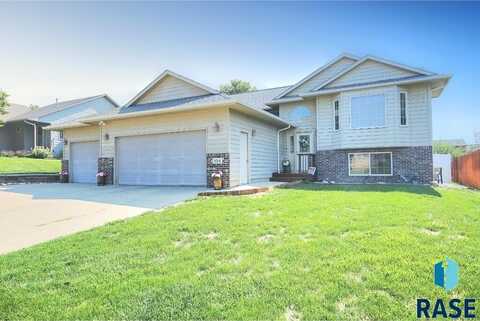 104 N Dewberry Ave, Sioux Falls, SD 57110